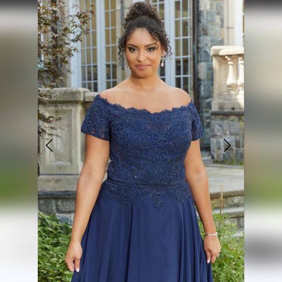 MGNY By Mori Lee 72823 - Embroidered Bodice Evening Gown in Navy, Size 18 - Picture 2 of 6